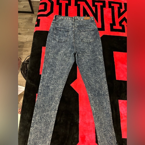 Jeans - Picture 2 of 4